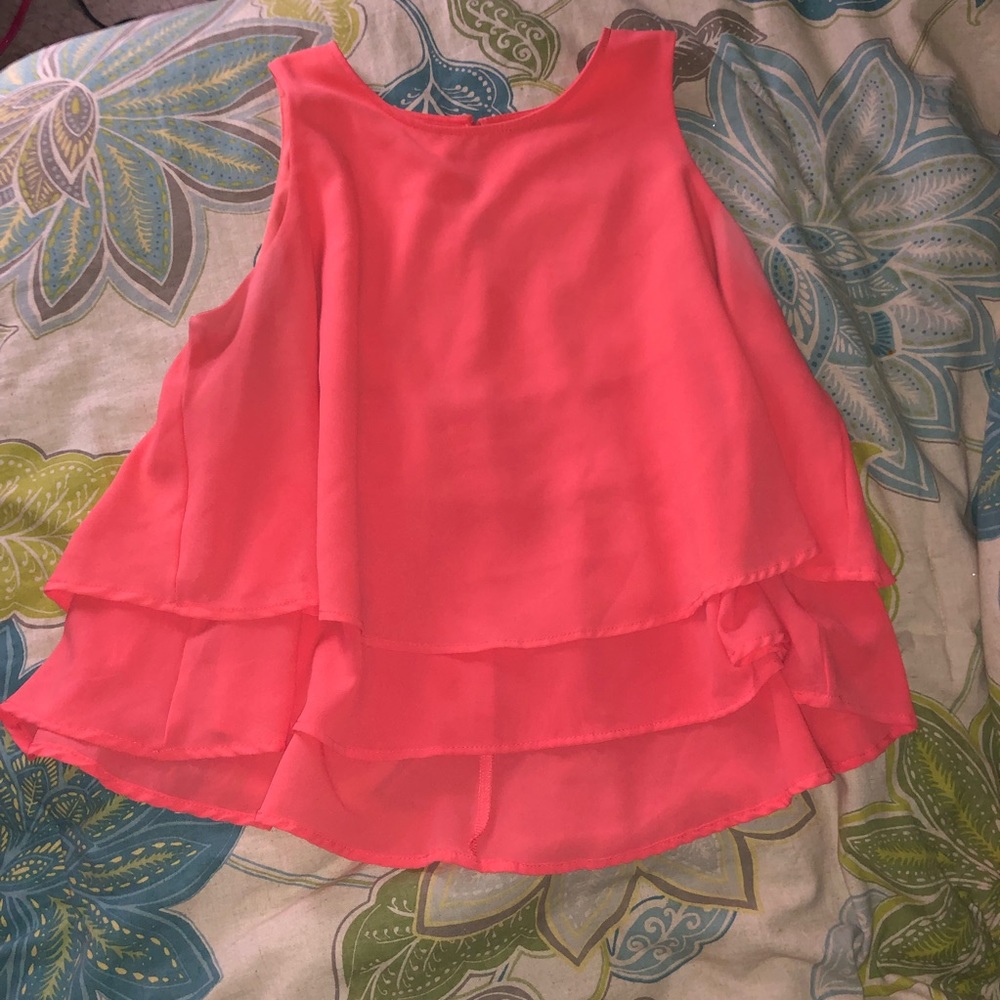 Size M, Seventeen brand short two layer pink top!